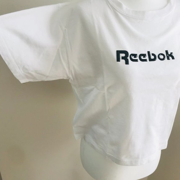 90’s Vintage Reebok Crop Top - Picture 2 of 6